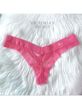 VS Lace Thong